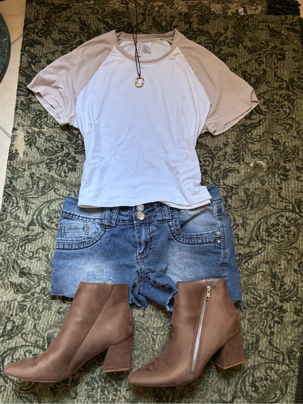 H&M Short Sleeve Raglan Tee In Beige And White - Women